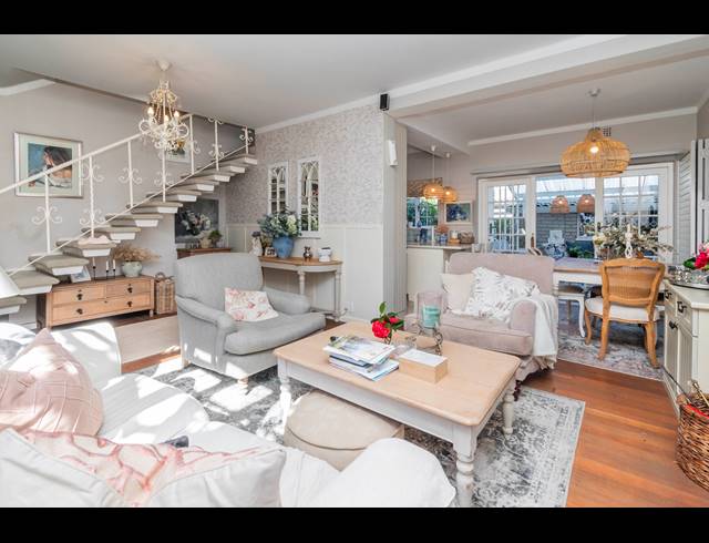 2 BEDROOM TOWNHOUSE SOLD IN NEWLANDS